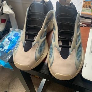 Adidas yeezy 700 V3 Kyanite